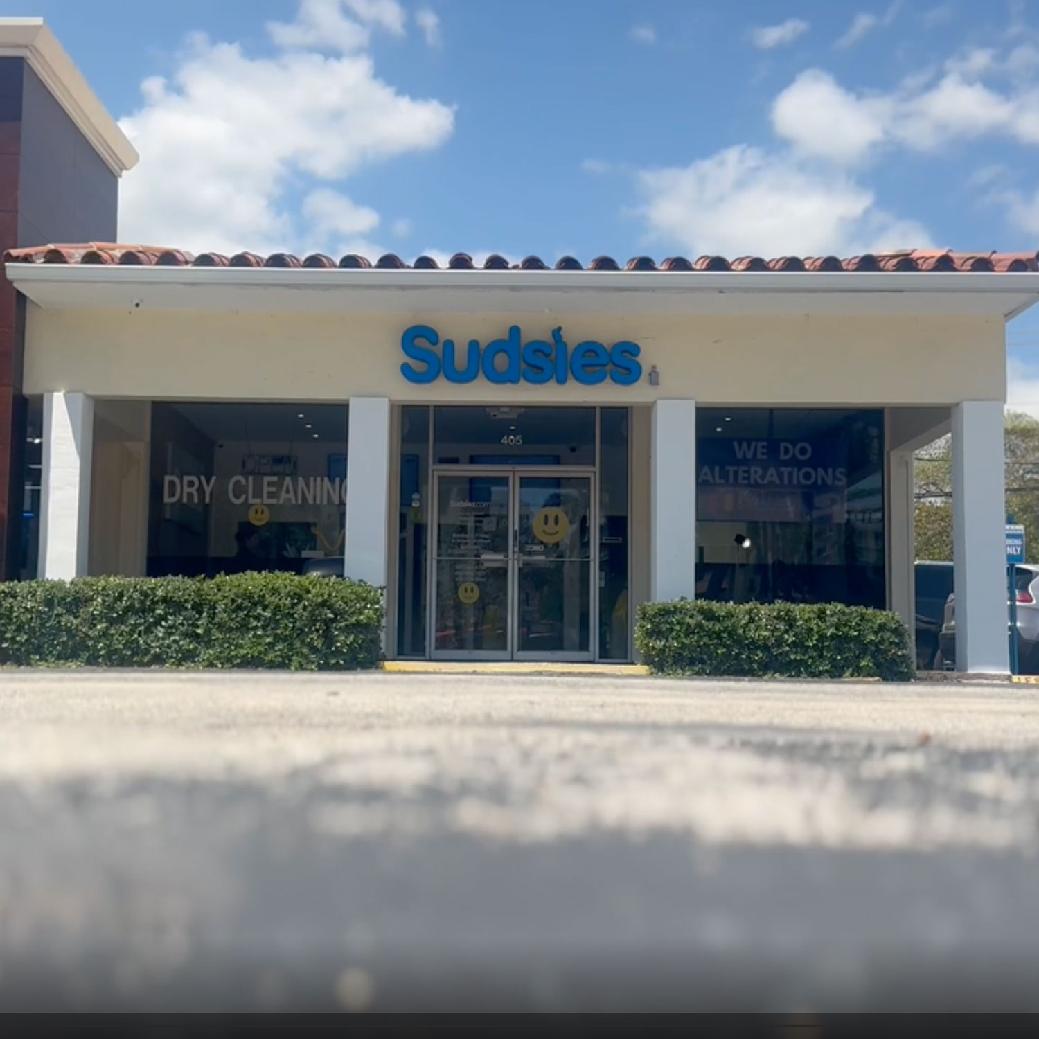 Exterior of the Sudsies Dry Cleaners boutique located at 405 Federal Highway in Boca Raton