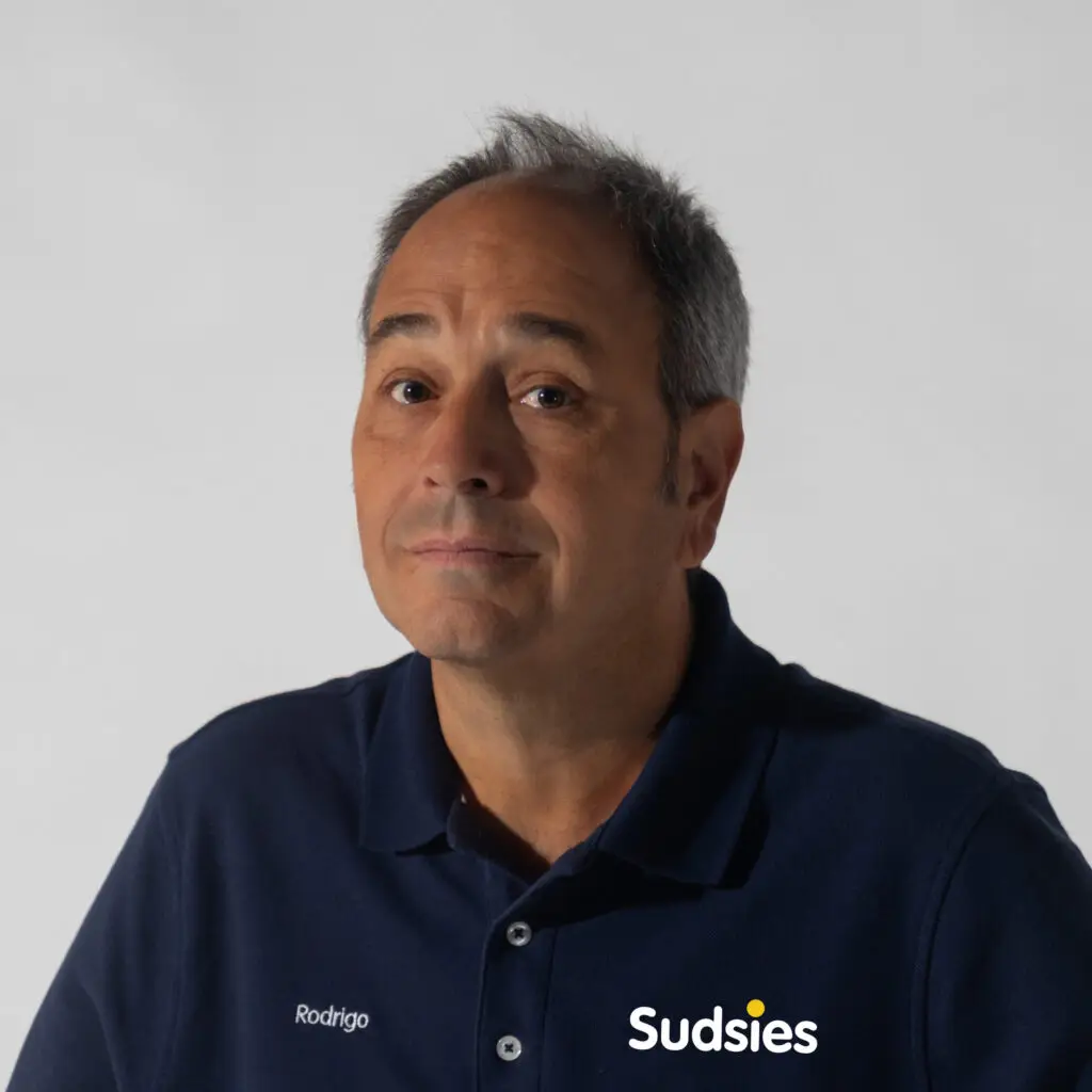 Rodrigo, a Sudsies valet delivering expert garment care across Miami Beach